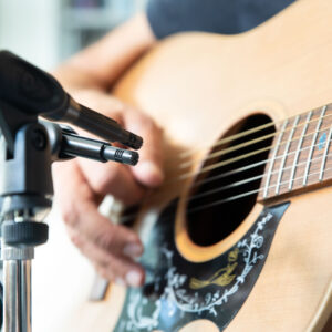 How to record a guitar with 3 x RE7200 RESHAPE Microphones